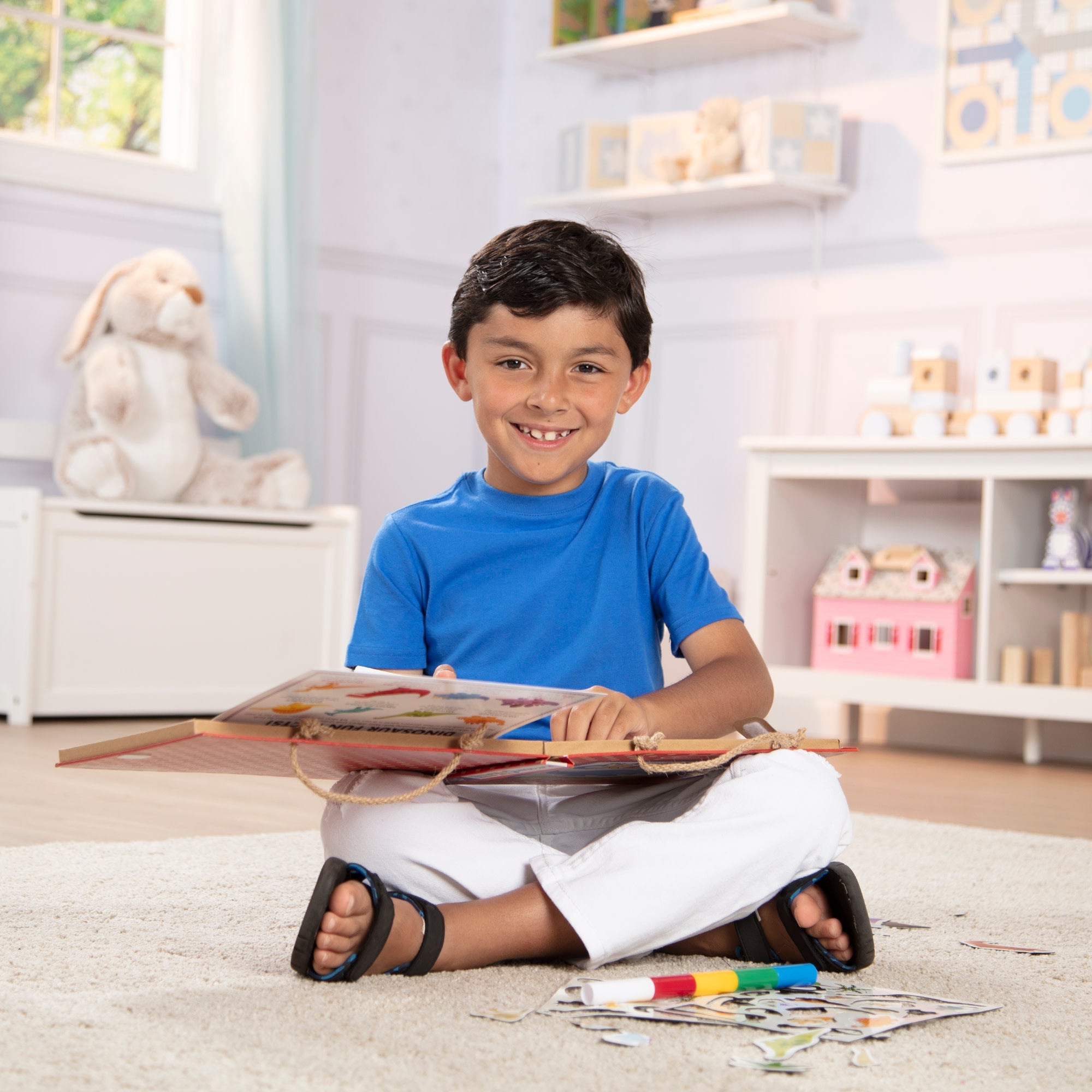 Natural Play: Play, Draw, Create Reusable Drawing & Magnet Kit – Dinosaurs